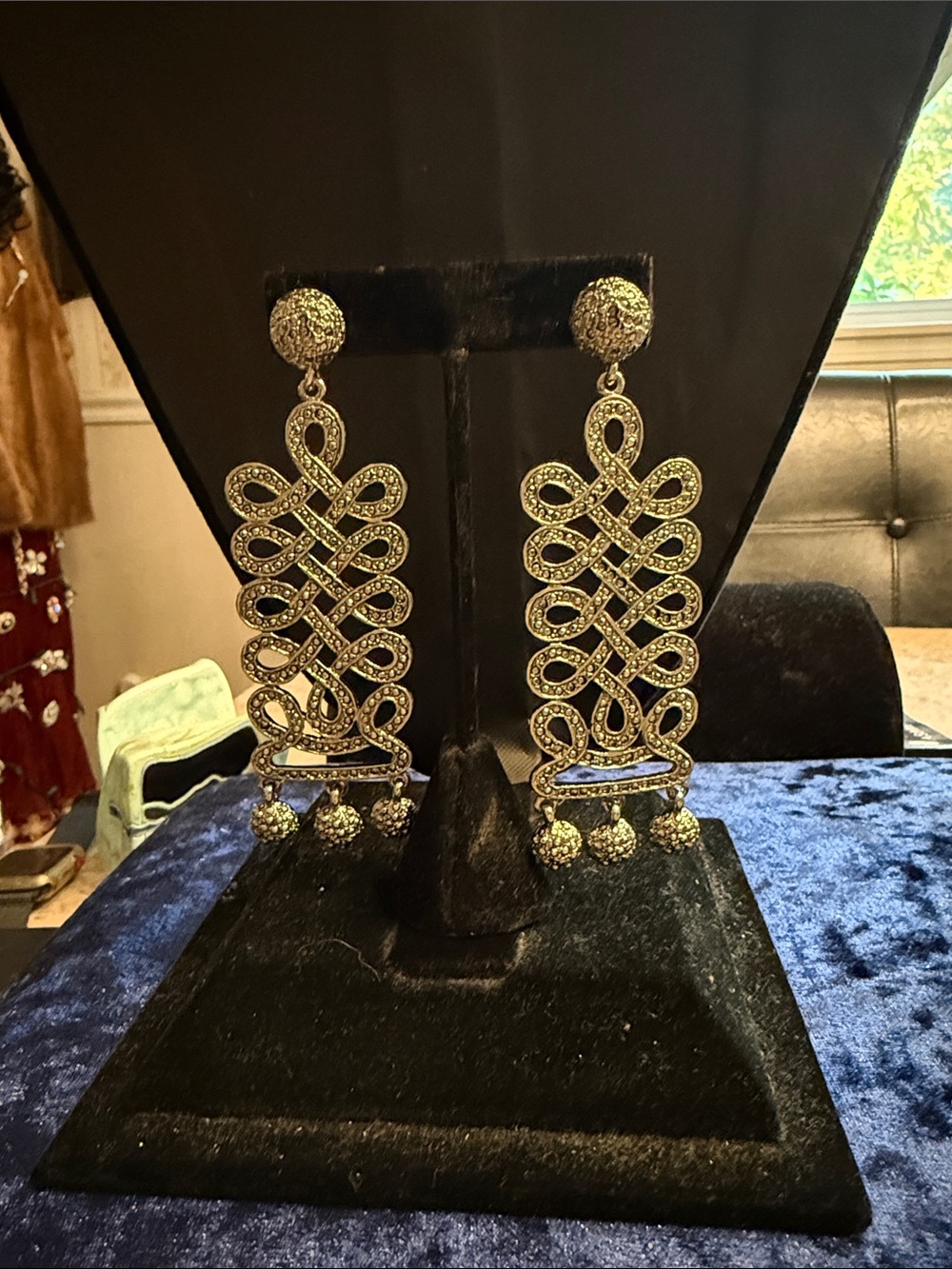 NWOT Gorgeous Boho Silvertone darkened chandelier statement pierced earrings